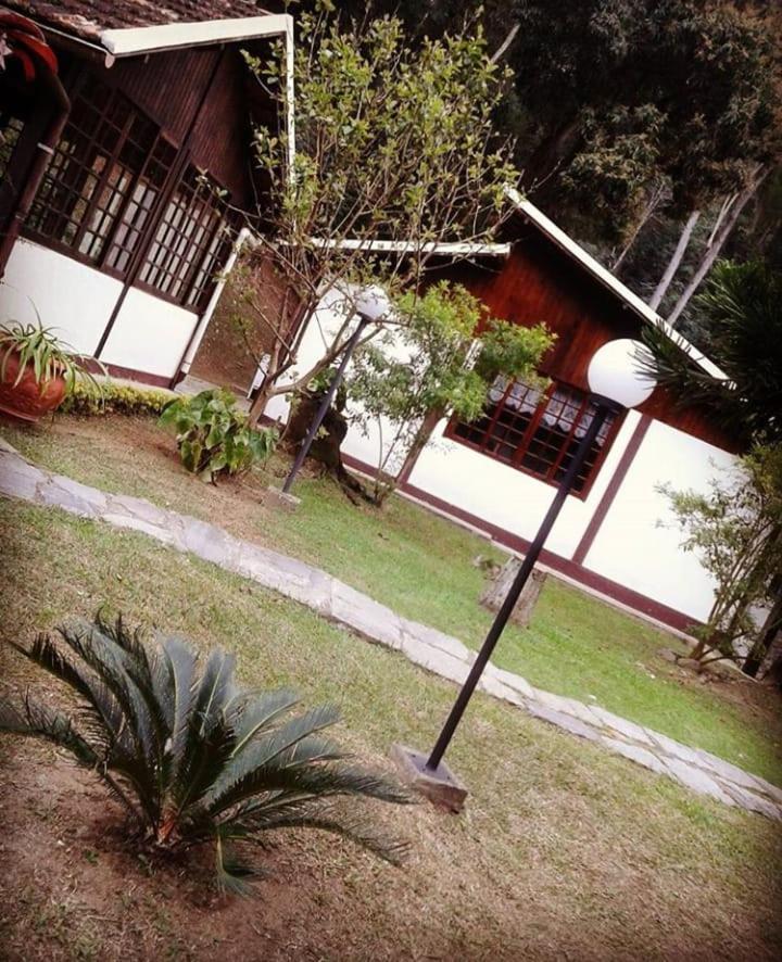 Colonial 4*